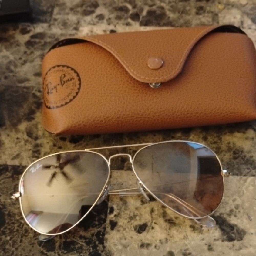 Ray-Ban Silver Aviator Sunglasses with Brown Case
